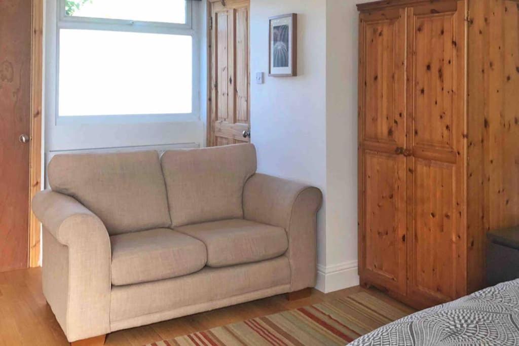 Modern Studio Apartment Near Town Centre Poole Exterior foto