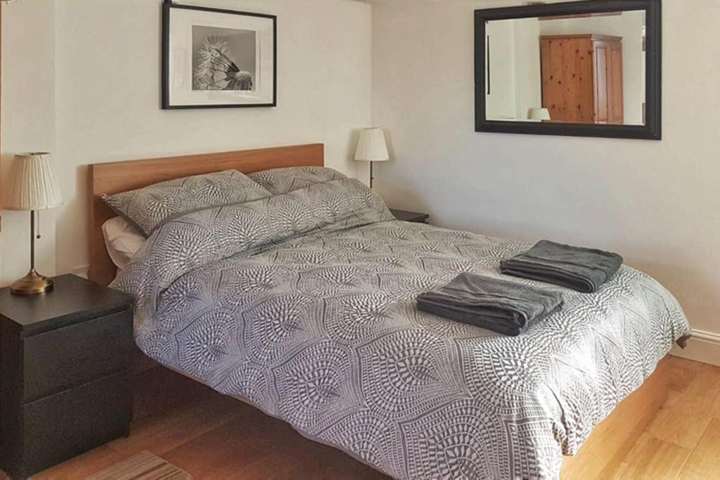 Modern Studio Apartment Near Town Centre Poole Exterior foto